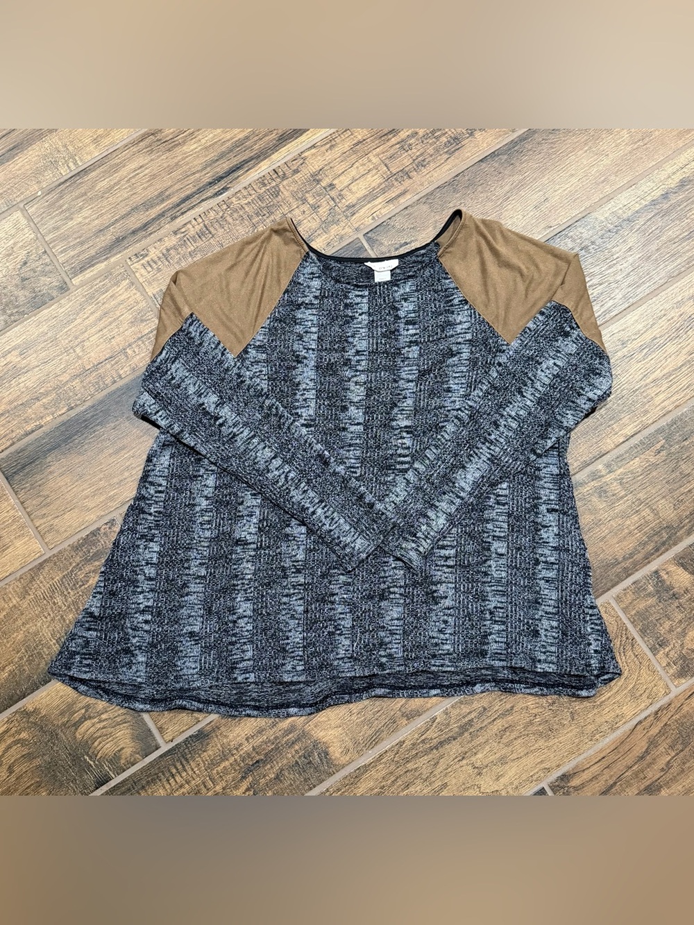Tru Self Black & Heathered Gray Knit Top